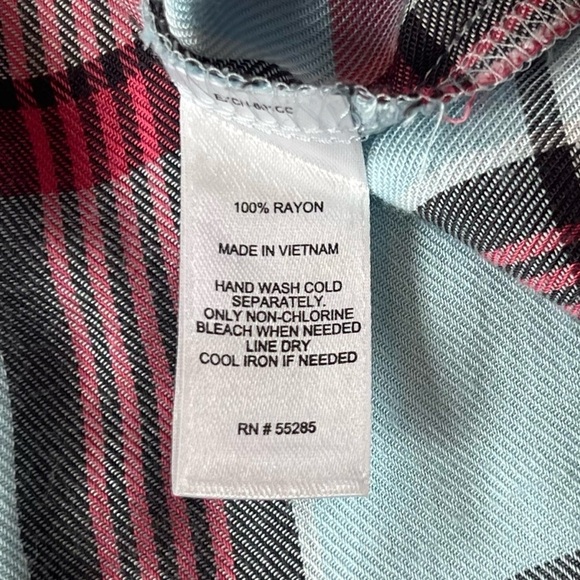 NWT Express Cap Sleeve High Low Plaid Button Down Top Blue Red M Lightweight - Picture 8 of 8